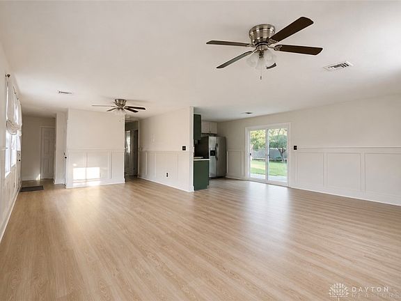 5th image of 1737 Arapaho Dr