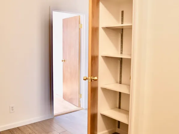 110 Graham Avenue image 9 of 18