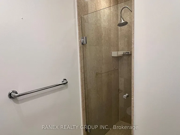 8 York St #2812 — Photo 9
