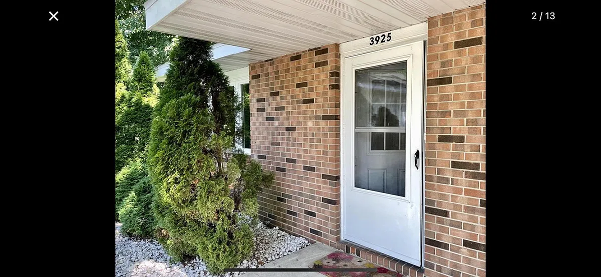 Front door - 3925 Reinhardt Dr