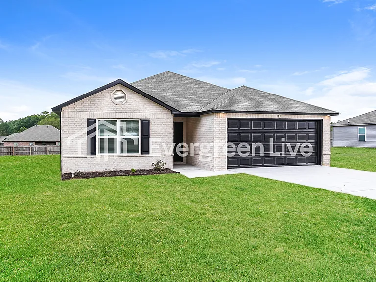 111 Jasmine Ct — Photo 2