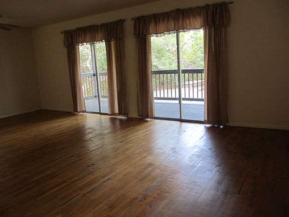 3rd image of 126 Water Oak Ln