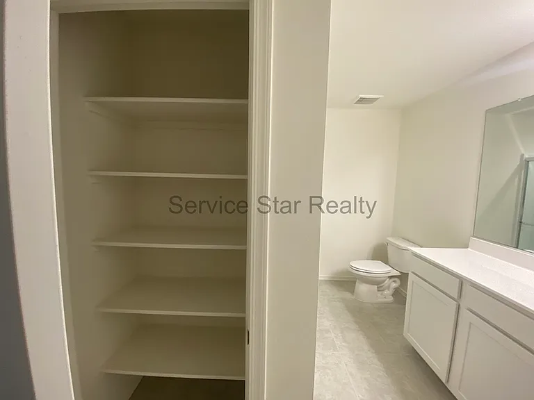 2402 E Alonso Dr — Photo 23