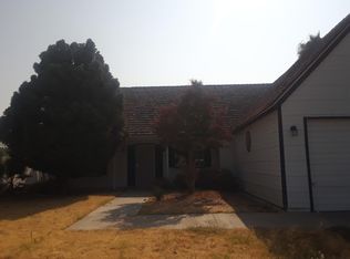 1241 Ash Ave, Clovis, CA 93611