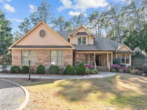 13 Pinewild Drive, Pinehurst, NC 28374