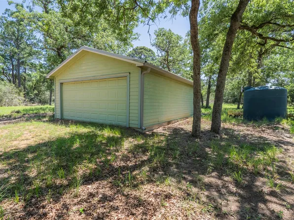 133 Roundup Rdg, Smithville, TX 78957