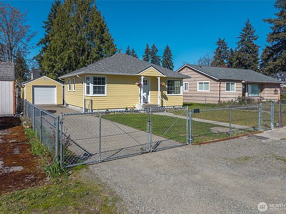 4th image of 815 119th Street S