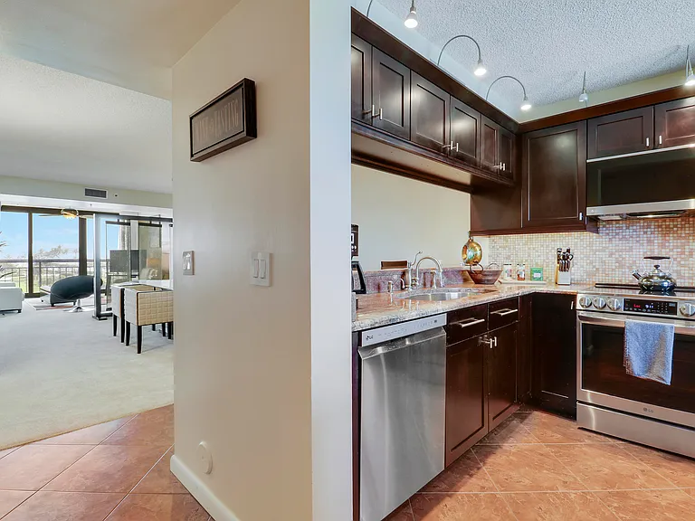 601 S Seas Dr #503 — Photo 16