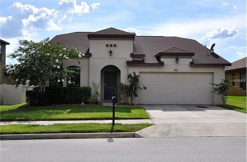 1st image of 901 Woods Landing Dr
