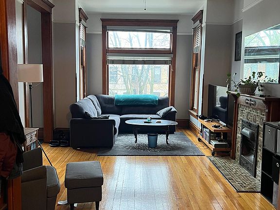 3rd image of 2518 N Mozart St #2