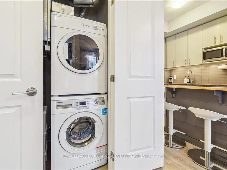 10 Esplanade Ln #215 — Photo 23