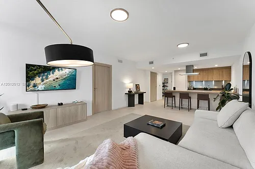 1000 Brickell Plz #3607 Photo 1