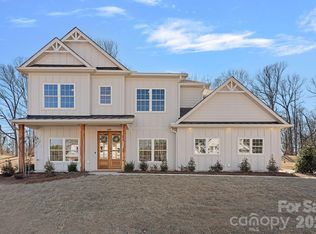 4619 Serenity Woods Ct, Charlotte, NC 28216