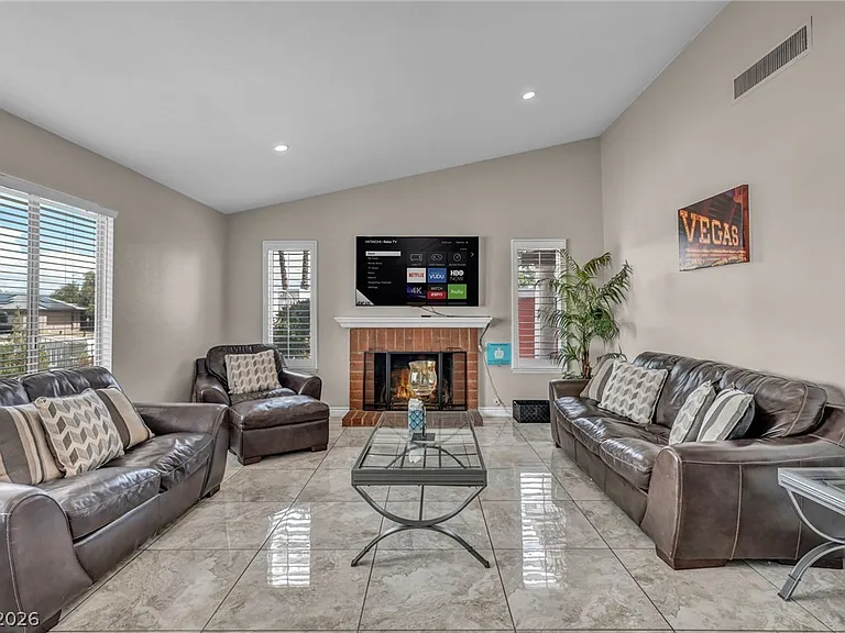 2269 McCoig Ave — Photo 4