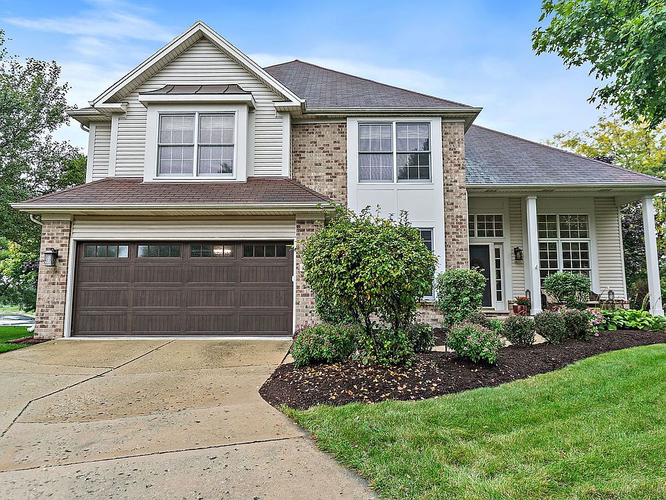 1st image of 11 Lake Ridge Ct