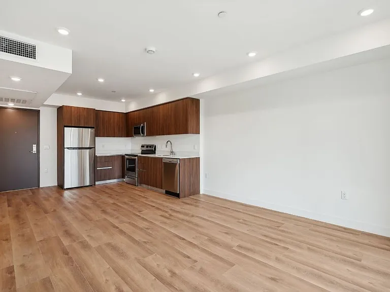 1126 Cornwell Street — Photo 15