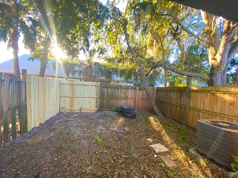 2858 Wonderwood Ln — Photo 16