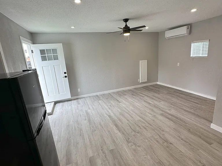 1695 Logan Ave #2 — Photo 12