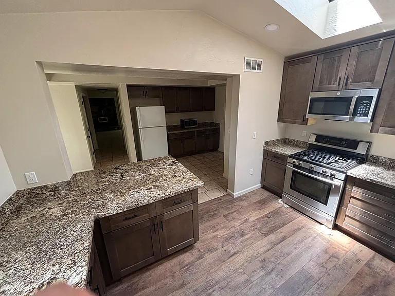 3448 S Litzler Dr — Photo 5