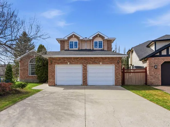 6 E Christie Briar Ln SW, Calgary, AB T3H 2H5