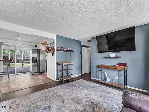 3rd image of 612 Cottonwood Dr