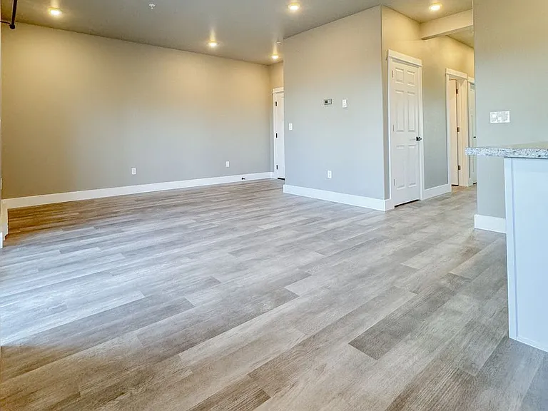 941 Covey Run Rd #212 — Photo 2