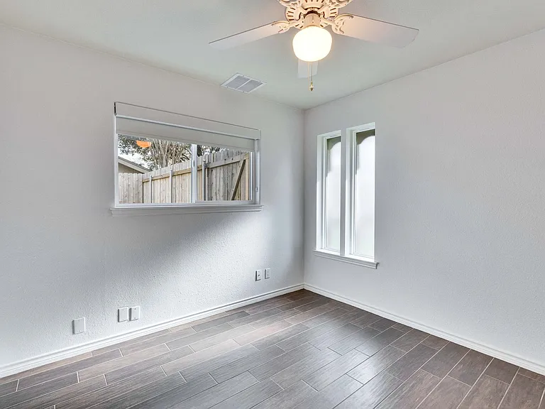 7709 Shoal Creek Blvd — Photo 17