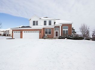 509 Western Dr, North Aurora, IL 60542