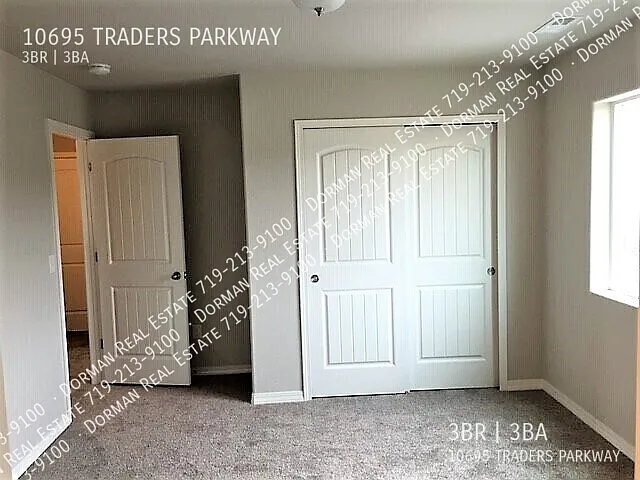10695 Traders Pkwy — Photo 12