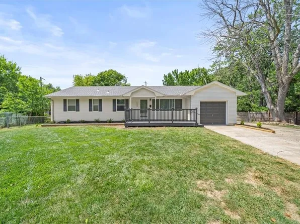 11304 Elmwood Ct, Kansas City, MO 64137