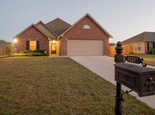 38207 Saint Kitts Ct, Gonzales, LA 70737