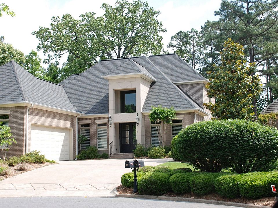 Front view from cul-de-sac