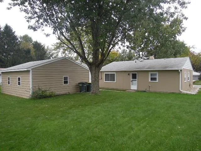 Rear - 2206 Clover Ln