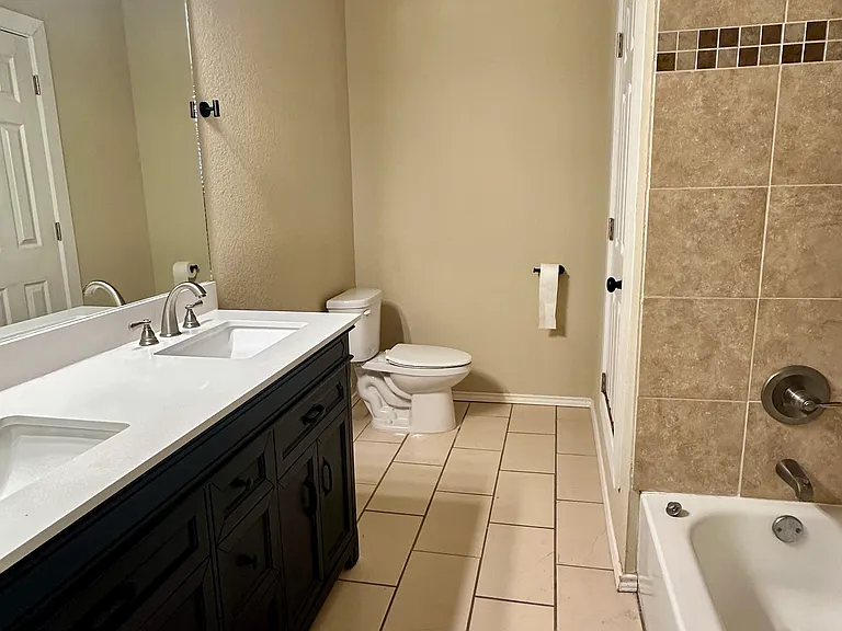 220 W Lipan Dr #11 — Photo 9
