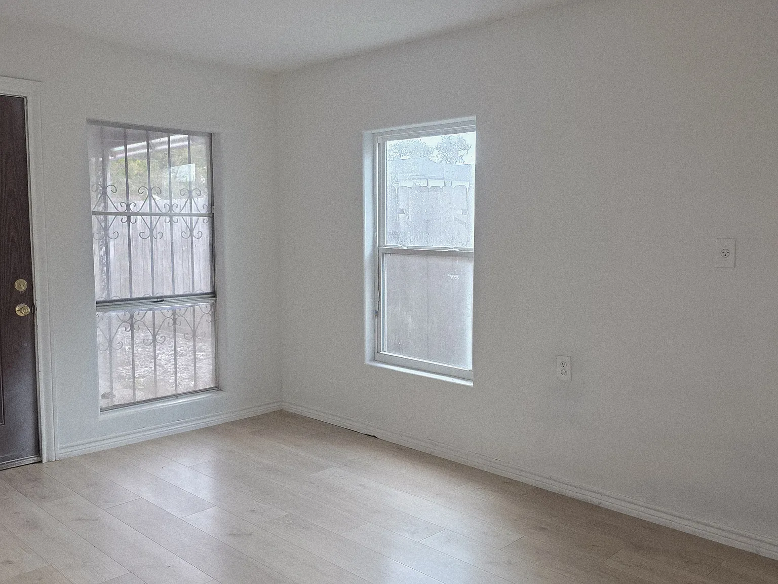 3 bed, 1254 sqft, $1,400 — Photo 2