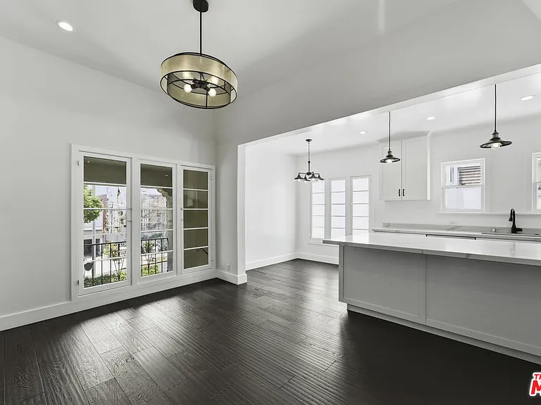 920 N Genesee Ave — Photo 5