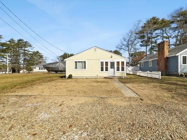 9 10th Ave, Wareham, MA 02571
