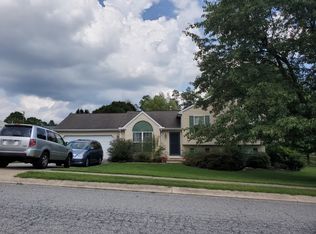7 Ice House Dr, Stewartstown, PA 17363