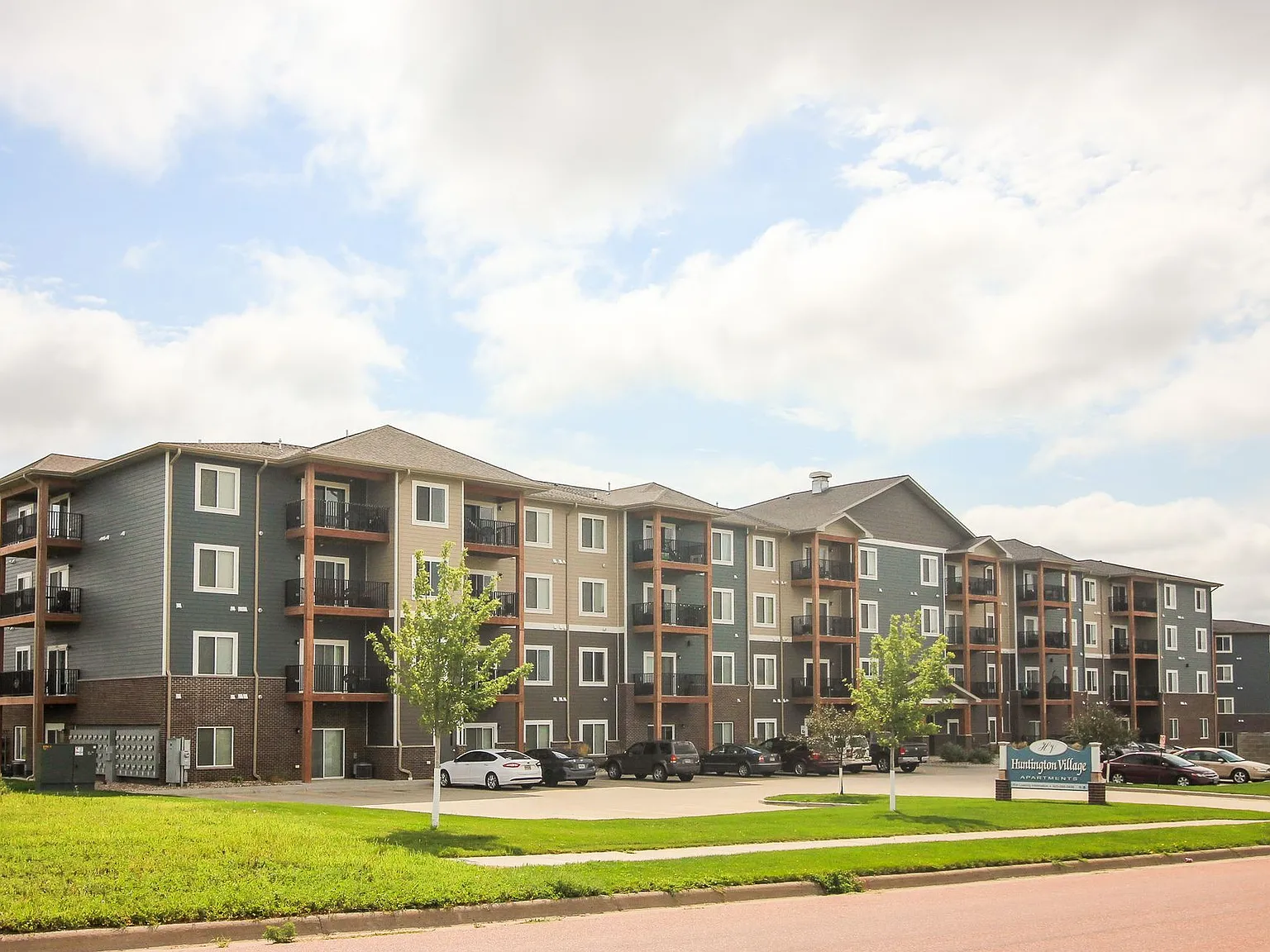 Welcome to Huntington Village — Photo 2