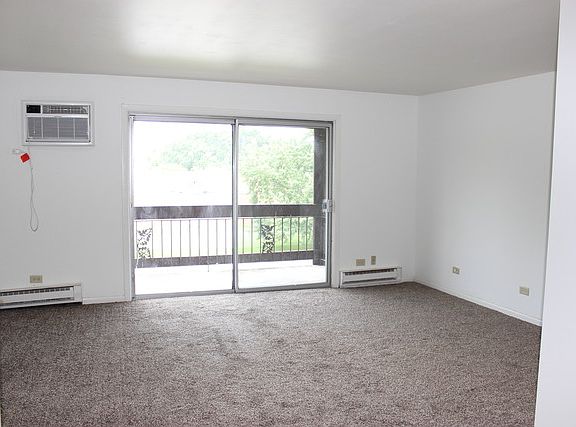 2nd image of 5728 W 128th St APT 3B