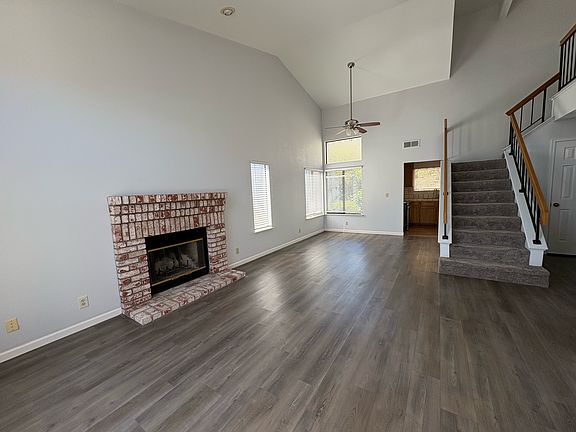 3rd image of 275 Clearview Dr