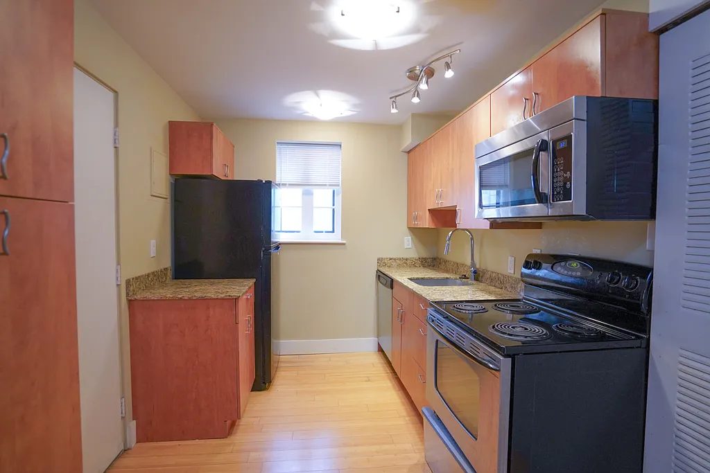 2 bed, 700 sqft, $1,795 — Photo 4