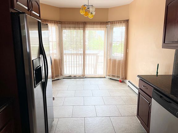 5th image of 21 Steele Ave