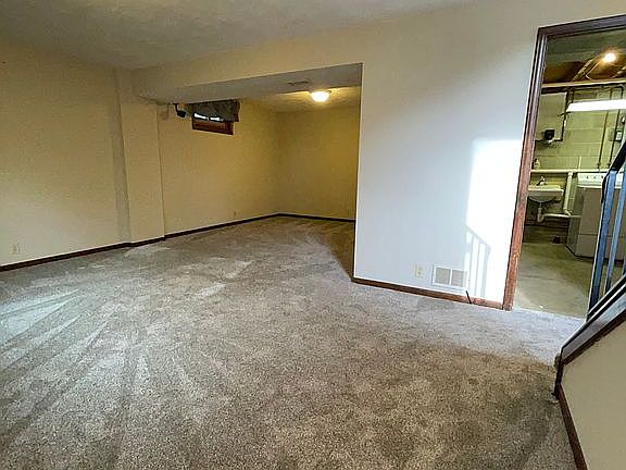 5th image of 4812 S 107th St