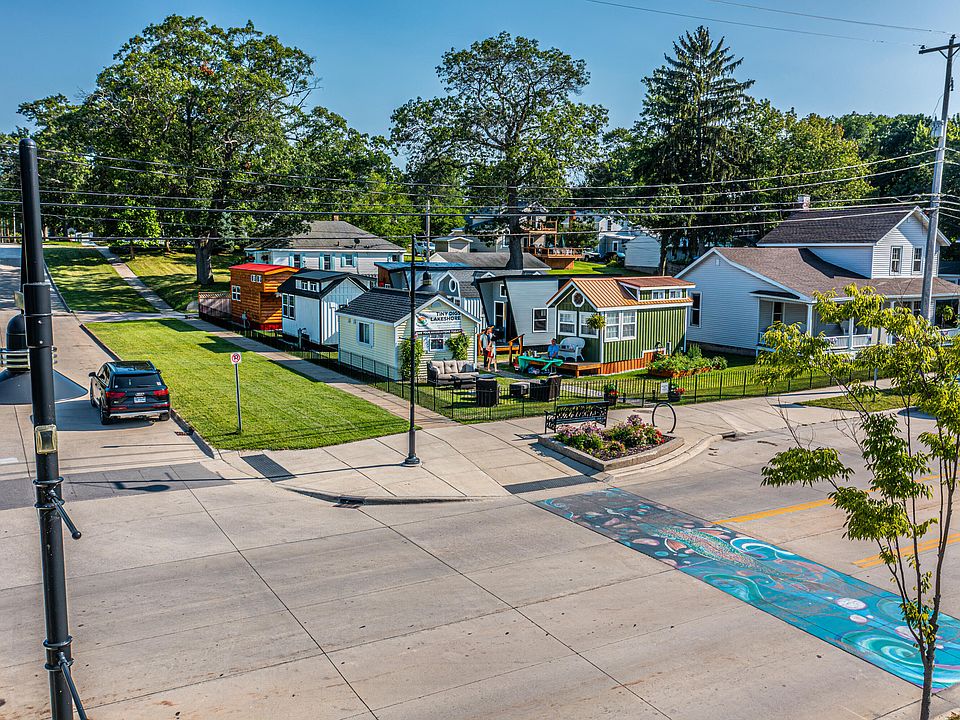 1st image of 2043 Lakeshore Dr