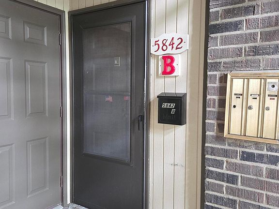 2nd image of 5842 Hallridge Cir APT B