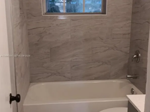 5640 NW 15th St, Fort Lauderdale, FL