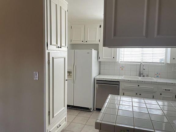 2nd image of 23832 Calvert St