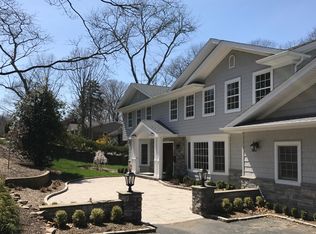 6 Wren Dr, Roslyn, NY 11576