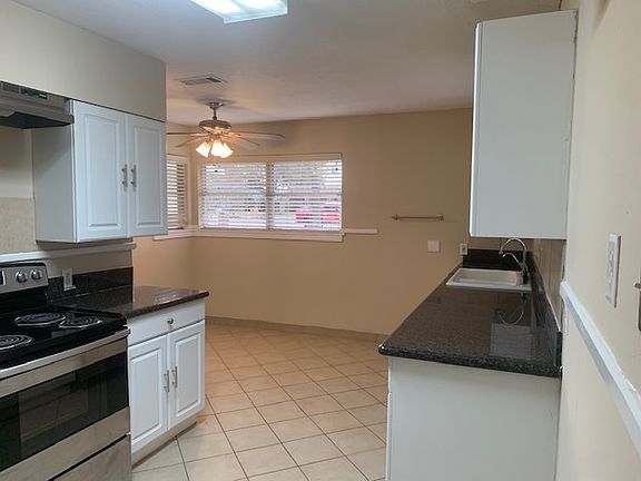 3rd image of 405 N Burnett Dr